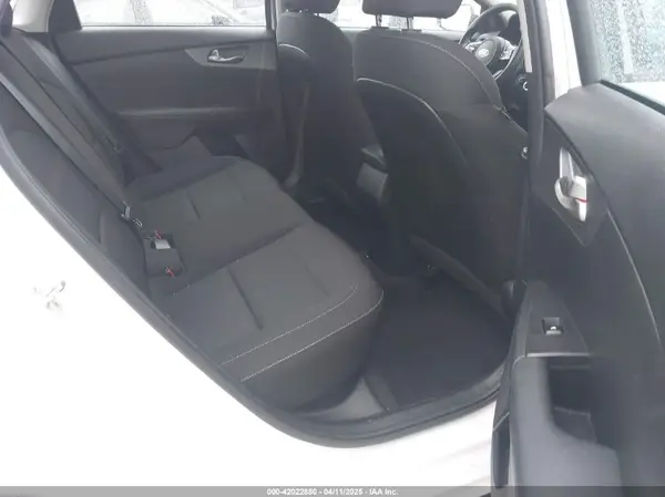 3KPF24AD3ME399013 2021 KIA FORTE - Image 8