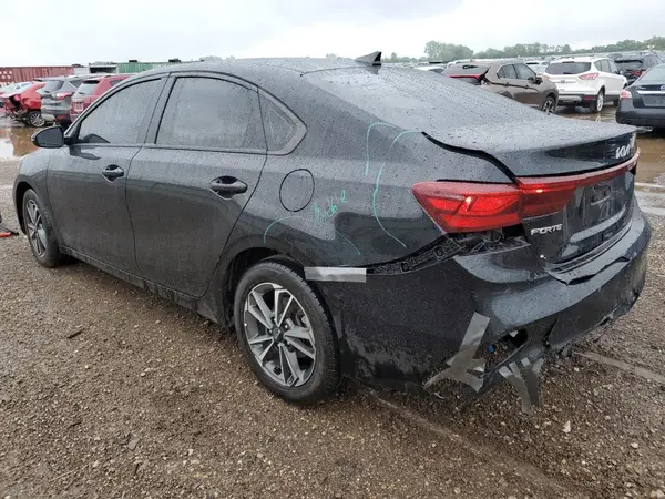 3KPF24AD3NE425479 2022 KIA FORTE - Image 2