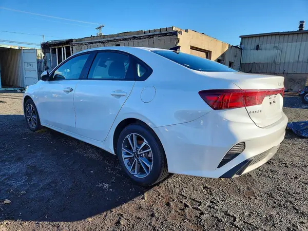 3KPF24AD3NE426289 2022 KIA FORTE - Image 2