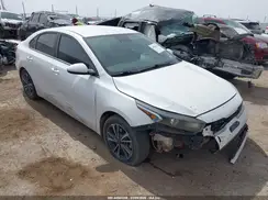 3KPF24AD3NE427670 2022 KIA FORTE