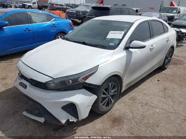 3KPF24AD3NE427670 2022 KIA FORTE - Image 2