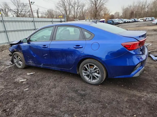 3KPF24AD3NE430942 2022 KIA FORTE - Image 2
