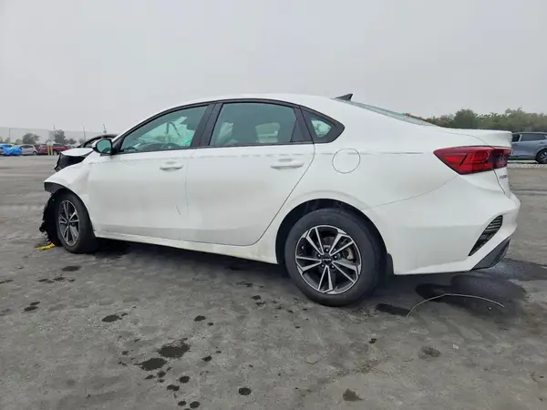 3KPF24AD3NE431055 2022 KIA FORTE - Image 2