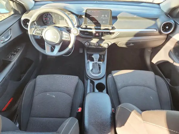 3KPF24AD3NE435042 2022 KIA FORTE - Image 8