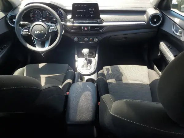 3KPF24AD3NE437129 2022 KIA FORTE - Image 8
