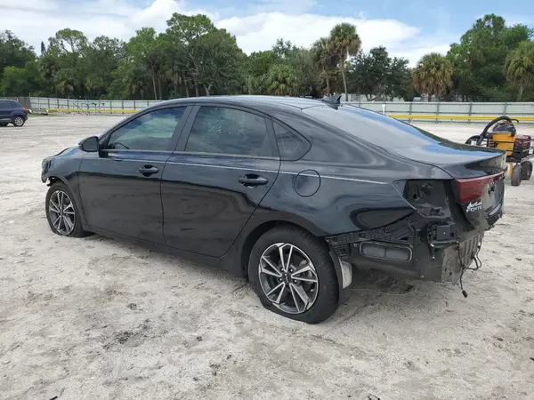 3KPF24AD3NE437325 2022 KIA FORTE - Image 2