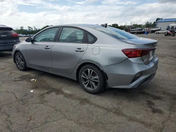 3KPF24AD3NE437535 2022 KIA FORTE - Image 2
