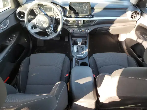 3KPF24AD3NE439320 2022 KIA FORTE - Image 8