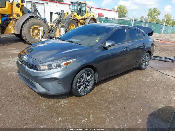 3KPF24AD3NE445196 2022 KIA FORTE - Image 2