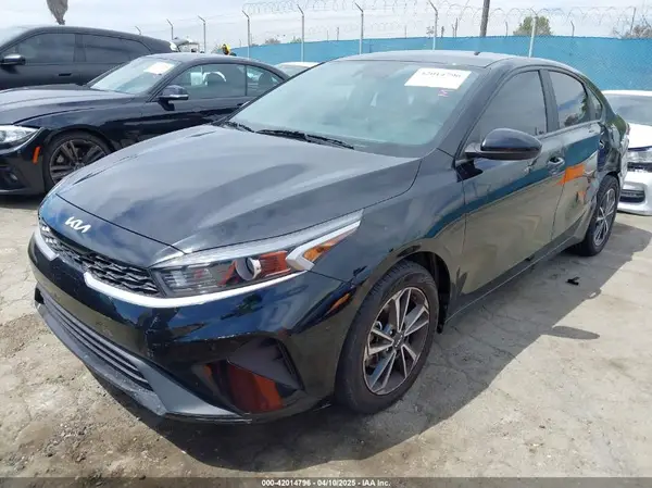 3KPF24AD3NE450379 2022 KIA FORTE - Image 2