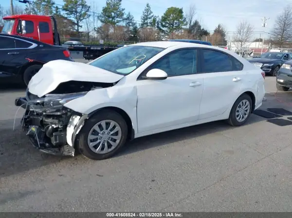 3KPF24AD3NE451208 2022 KIA FORTE - Image 2