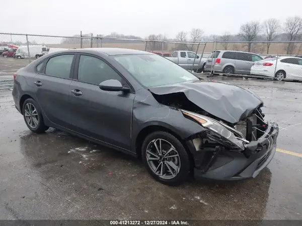 3KPF24AD3NE452116 2022 KIA FORTE - Image 1