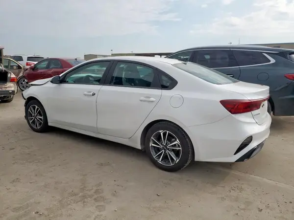 3KPF24AD3NE452990 2022 KIA FORTE - Image 2