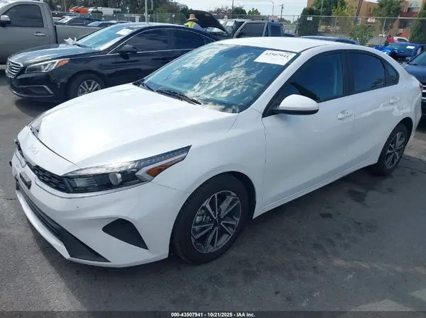 3KPF24AD3NE456358 2022 KIA FORTE - Image 2