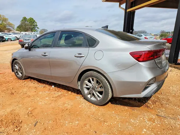 3KPF24AD3NE456845 2022 KIA FORTE - Image 2