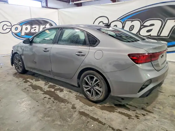 3KPF24AD3NE456974 2022 KIA FORTE - Image 2