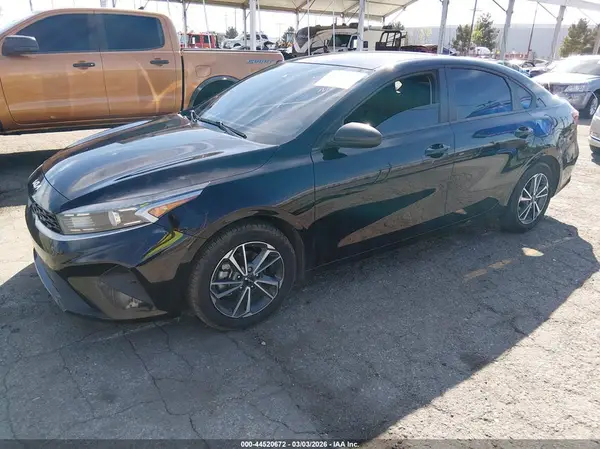 3KPF24AD3NE457963 2022 KIA FORTE - Image 2