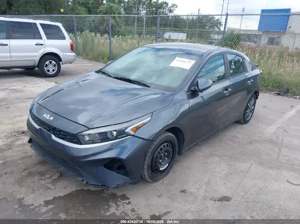 3KPF24AD3NE457994 2022 KIA FORTE - Image 2