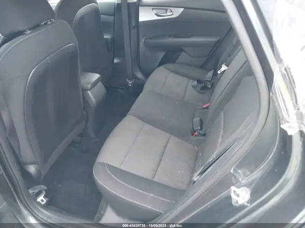 3KPF24AD3NE457994 2022 KIA FORTE - Image 8