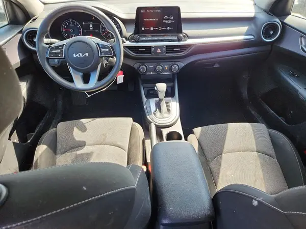 3KPF24AD3NE458000 2022 KIA FORTE - Image 8