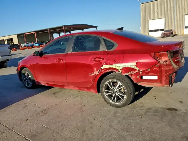 3KPF24AD3NE460197 2022 KIA FORTE - Image 2