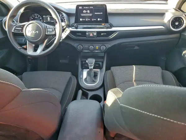 3KPF24AD3NE460197 2022 KIA FORTE - Image 8