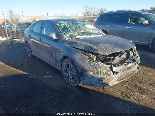 3KPF24AD3NE460393 2022 KIA FORTE - Image 1