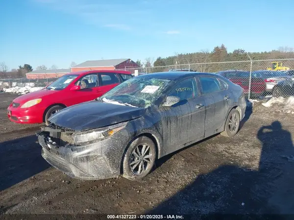 3KPF24AD3NE460393 2022 KIA FORTE - Image 2