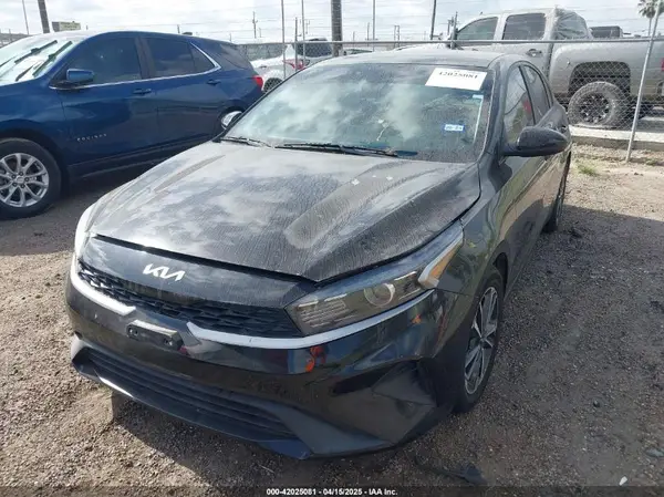 3KPF24AD3NE461012 2022 KIA FORTE - Image 2