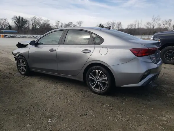 3KPF24AD3NE461463 2022 KIA FORTE - Image 2