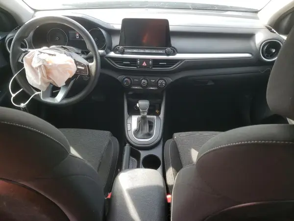 3KPF24AD3NE461463 2022 KIA FORTE - Image 8