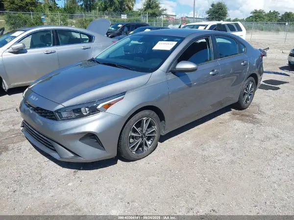 3KPF24AD3NE461480 2022 KIA FORTE - Image 2