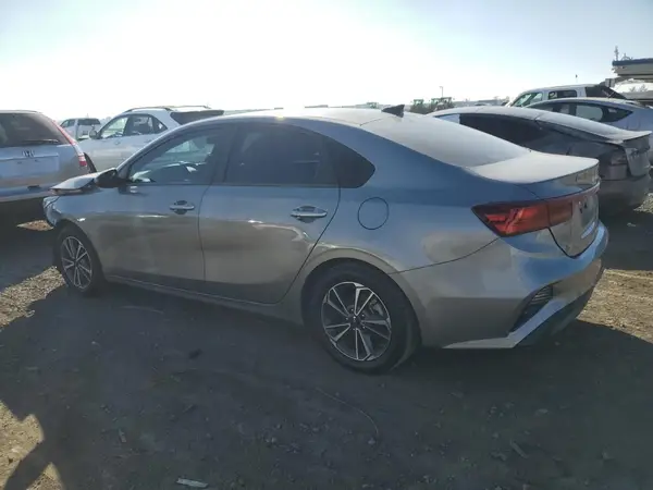 3KPF24AD3NE468090 2022 KIA FORTE - Image 2
