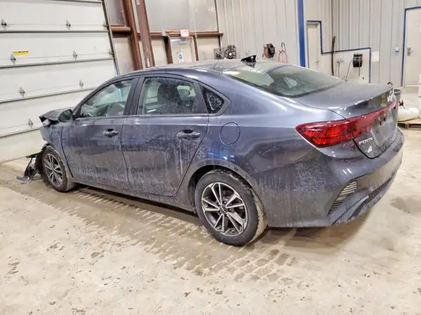3KPF24AD3NE472723 2022 KIA FORTE - Image 2