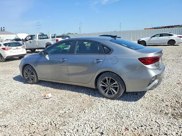 3KPF24AD3NE473032 2022 KIA FORTE - Image 2