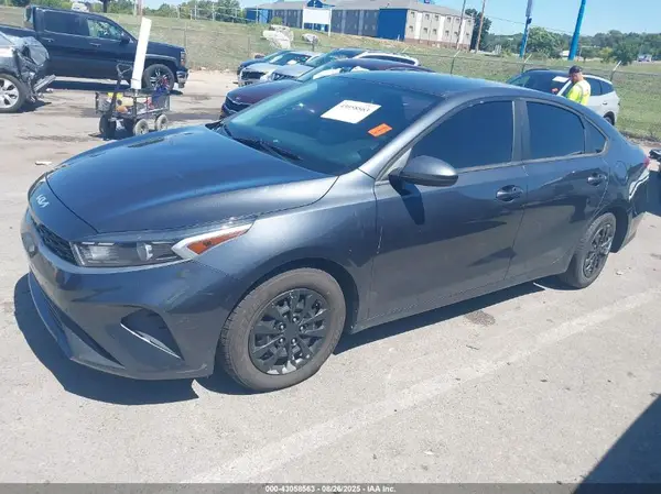 3KPF24AD3NE475184 2022 KIA FORTE - Image 2