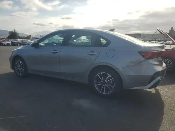 3KPF24AD3NE478134 2022 KIA FORTE - Image 2