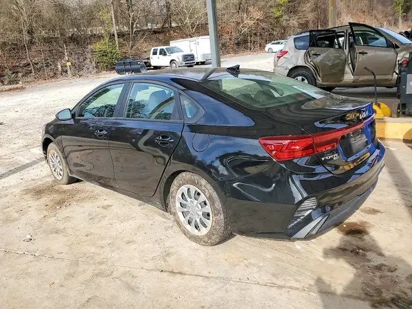 3KPF24AD3NE481132 2022 KIA FORTE - Image 2