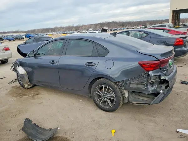3KPF24AD3NE481910 2022 KIA FORTE - Image 2