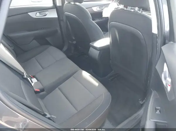 3KPF24AD3NE483902 2022 KIA FORTE - Image 8