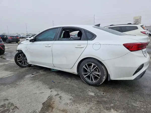 3KPF24AD3NE484905 2022 KIA FORTE - Image 2
