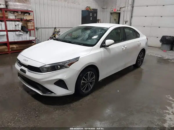 3KPF24AD3NE485665 2022 KIA FORTE - Image 2