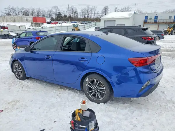3KPF24AD3NE486041 2022 KIA FORTE - Image 2