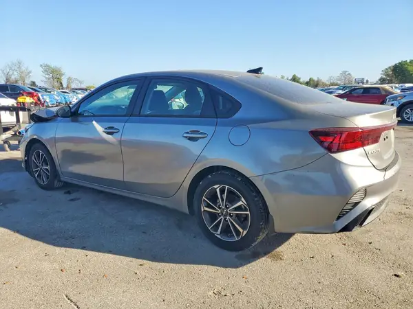 3KPF24AD3NE486413 2022 KIA FORTE - Image 2