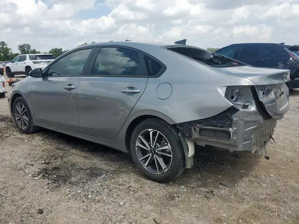 3KPF24AD3NE486525 2022 KIA FORTE - Image 2