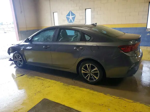 3KPF24AD3NE489859 2022 KIA FORTE - Image 2