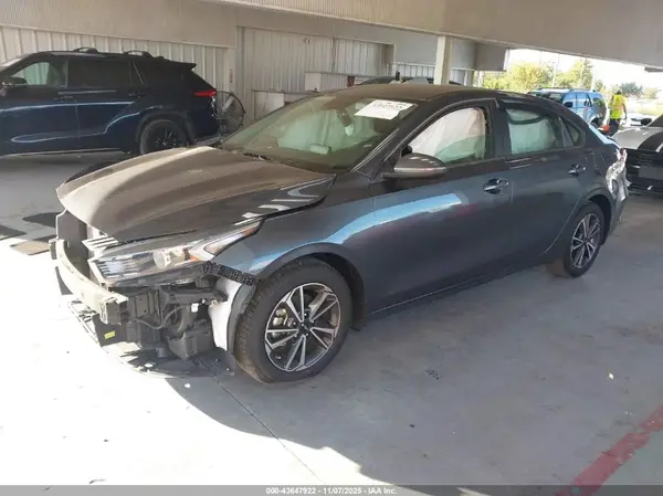 3KPF24AD3NE492552 2022 KIA FORTE - Image 2