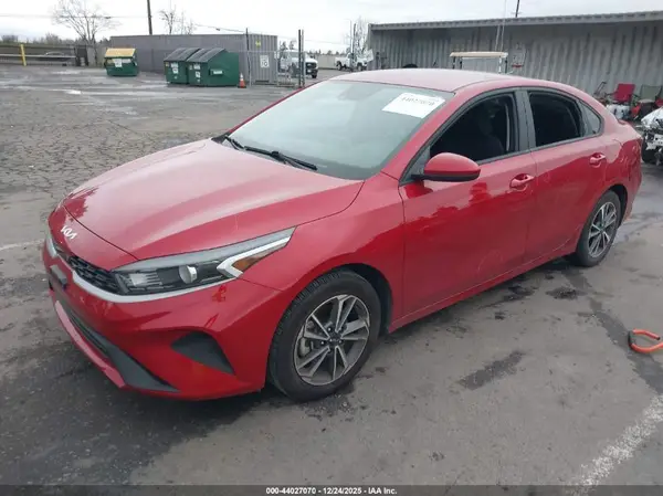 3KPF24AD3NE493975 2022 KIA FORTE - Image 2