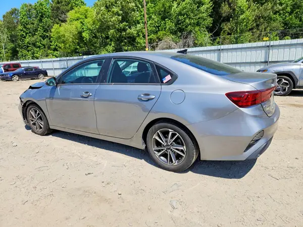 3KPF24AD3NE494236 2022 KIA FORTE - Image 2
