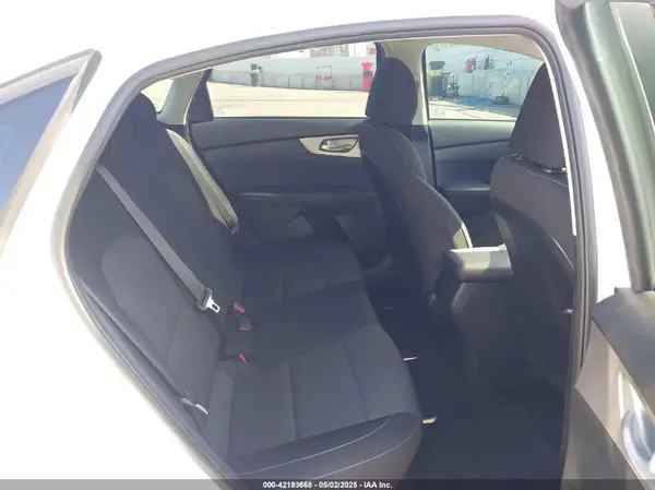 3KPF24AD3NE496228 2022 KIA FORTE - Image 8